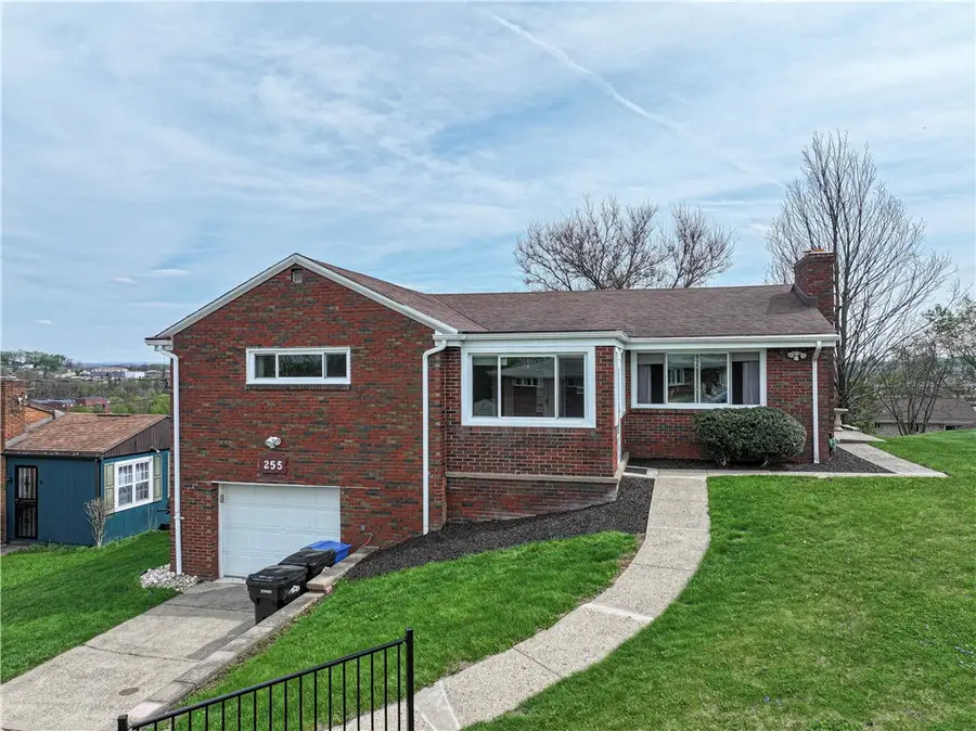 255 Henry Dr, Irwin, PA 15642 - #2