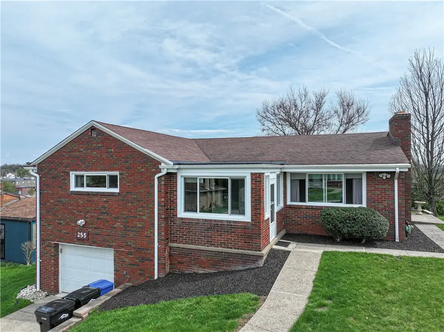 255 Henry Dr, Irwin, PA 15642 - #3