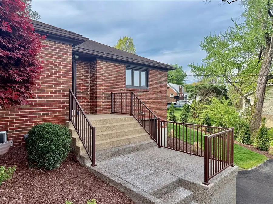 211 Lesnett Rd, Pittsburgh, PA 15241 - #2
