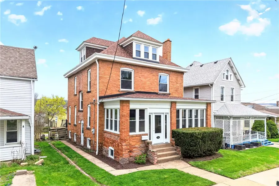 714 Park Ave, Ellwood City, PA 16117 - #2