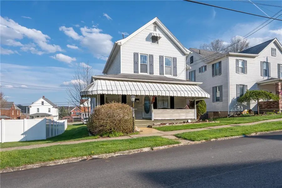214 N 5th St, Youngwood, PA 15697 - #3