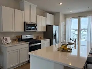 144 Sweetwater Dr, Moon, PA 15108 - #2