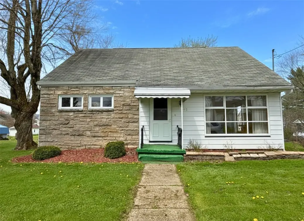 423 Flower Ave, Grove City, PA 16127 - #1