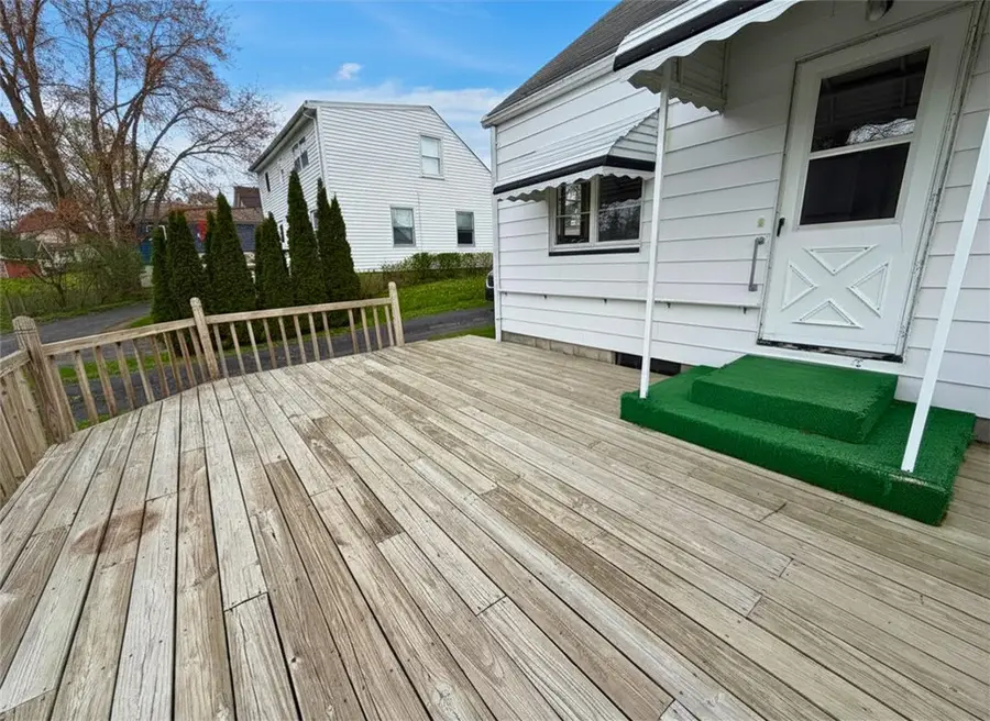 423 Flower Ave, Grove City, PA 16127 - #2