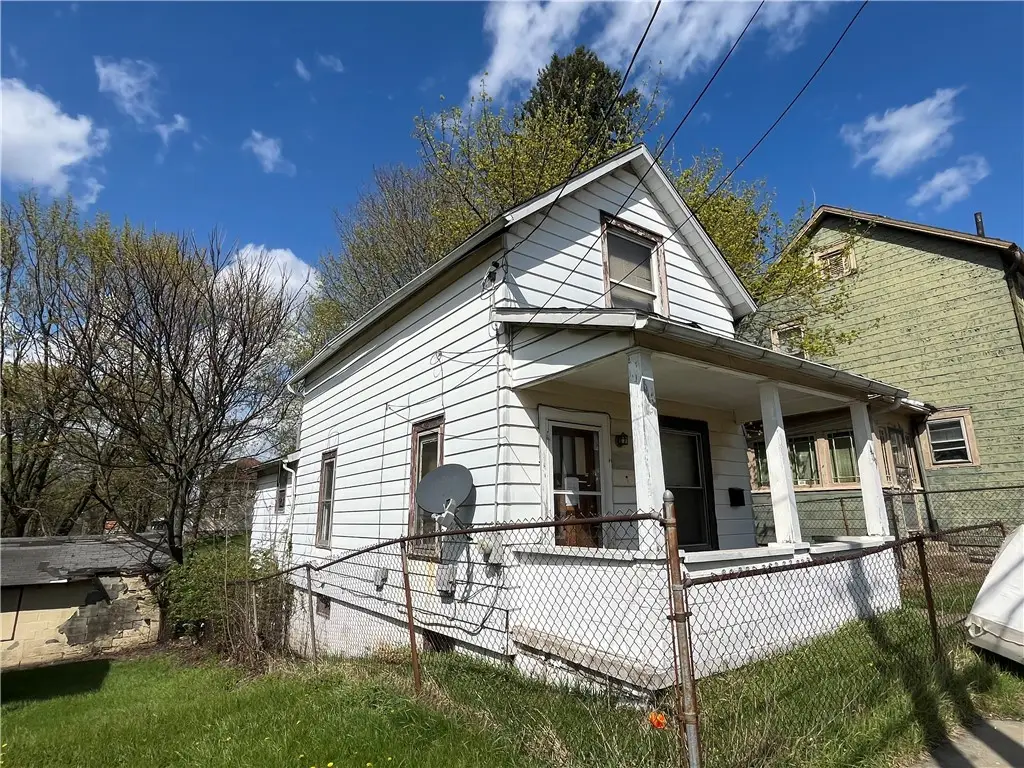 439 Malleable St, Sharon, PA 16146 - #1