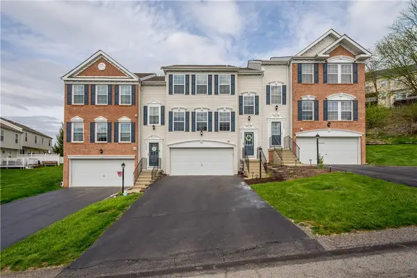 2007 Moccasin Dr, Washington, PA 15301