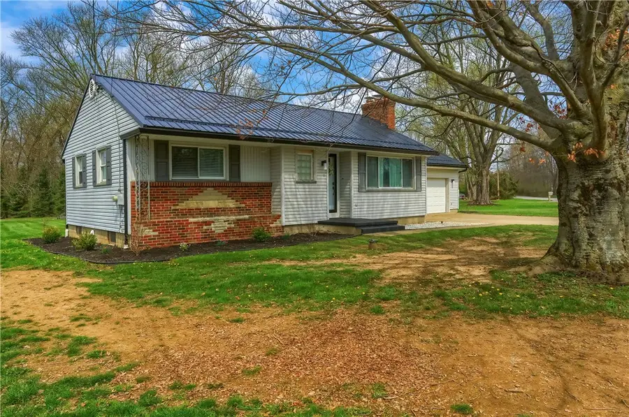 137 Lapin Ln, Pulaski, PA 16143 - #2