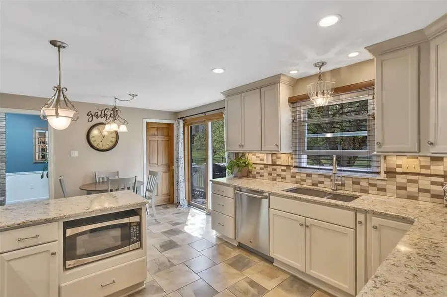 34 Fieldstone Pl, Zelienople, PA 16063 - #3