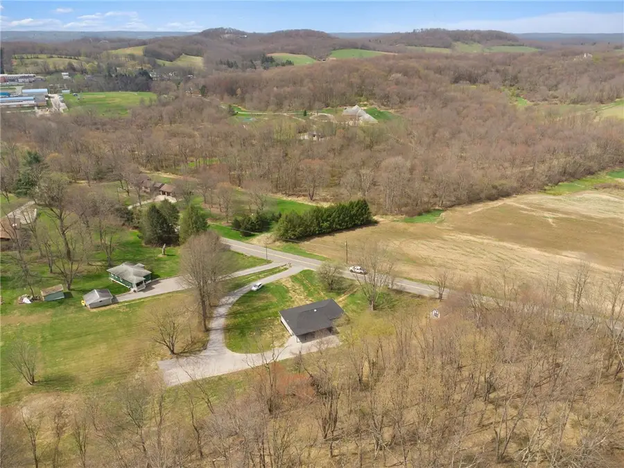 138 Ford City Rd, Freeport, PA 16229 - #2