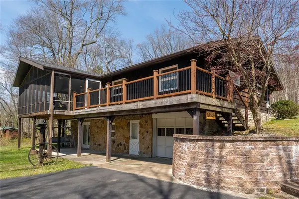 412 Jefferson Trl, Chalk Hill, PA 15421