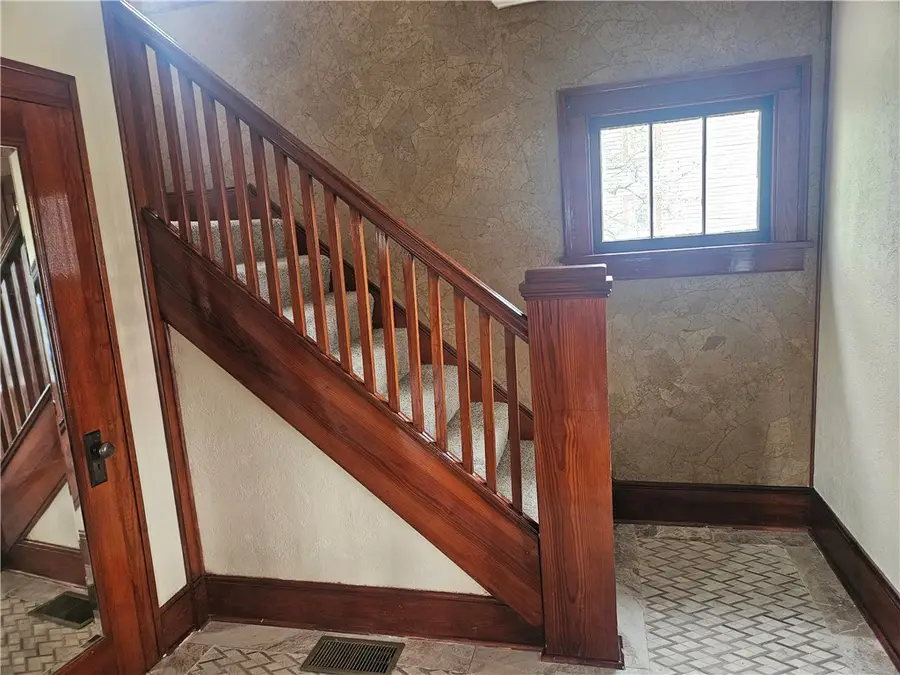 330 W Venango, Mercer, PA 16137 - #2