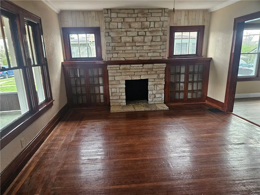 330 W Venango, Mercer, PA 16137 - #3