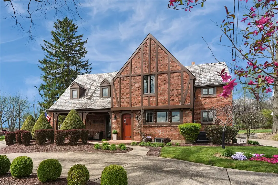 637 E Mcmurray Rd, Canonsburg, PA 15317 - #1