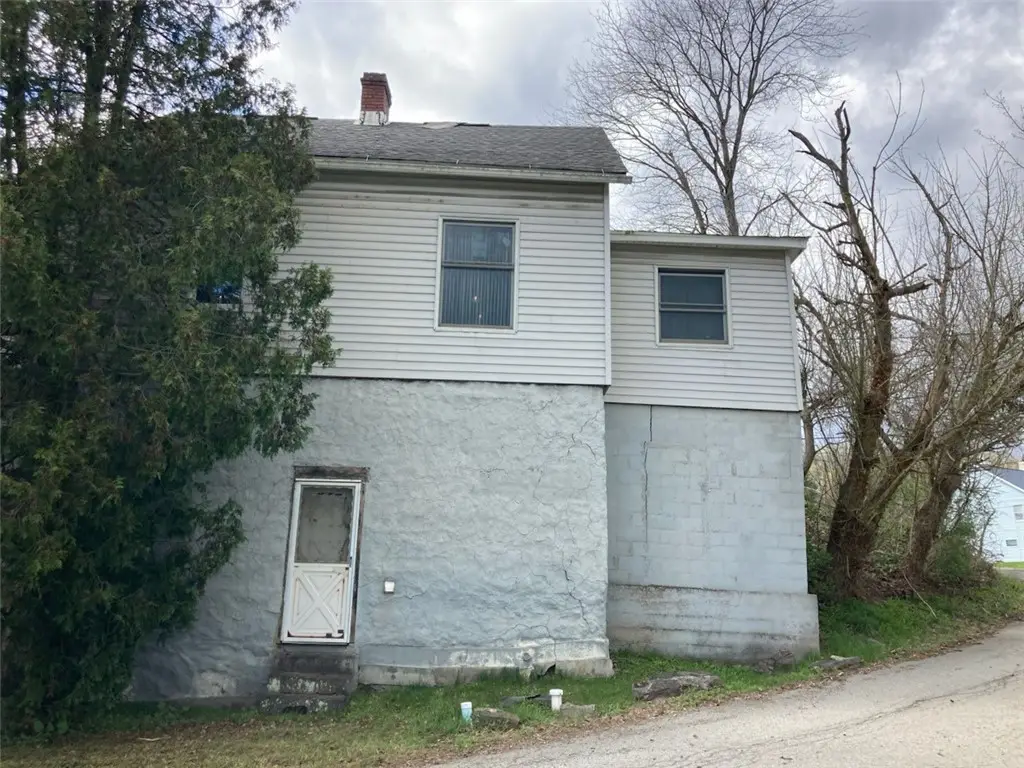 235 Kangaroo Hill Rd, Lowber, PA 15660 - #1