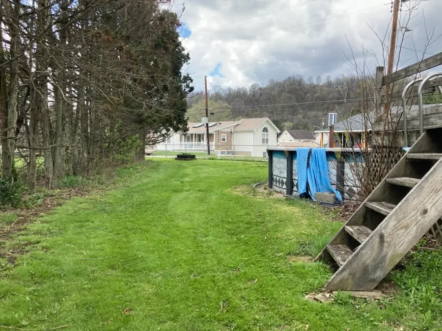 235 Kangaroo Hill Rd, Lowber, PA 15660 - #2