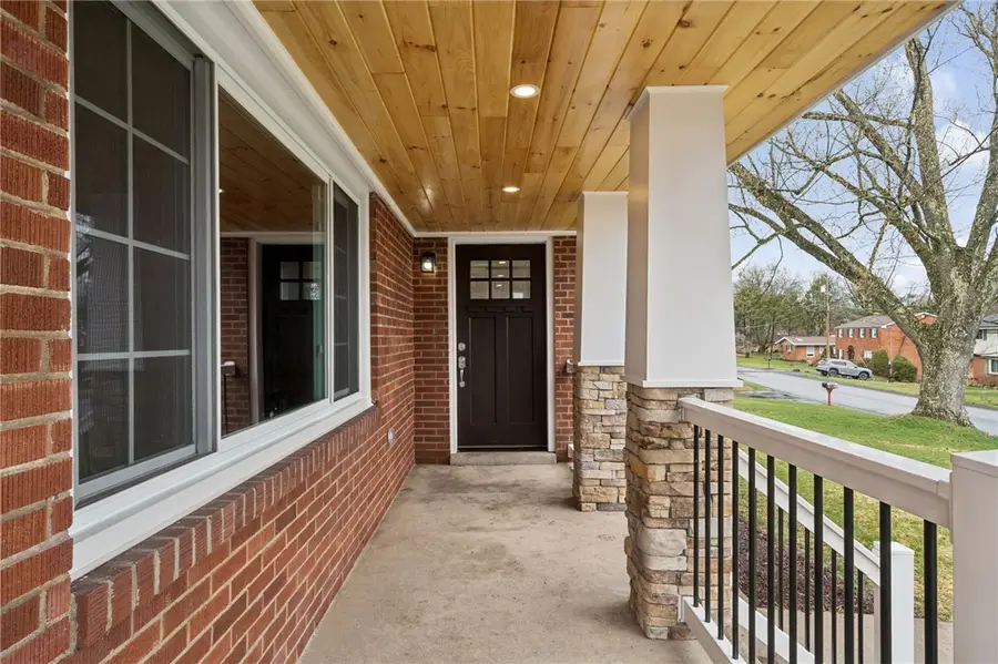 3560 Meadow Gate Dr, Murrysville, PA 15668 - #2