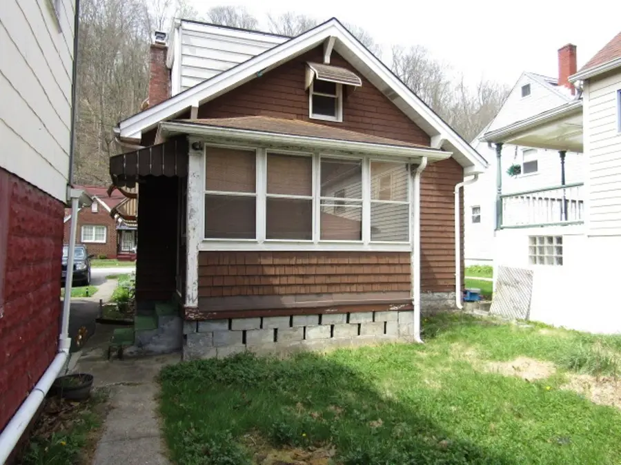 1241 Wall Ave, Pitcairn, PA 15140 - #3