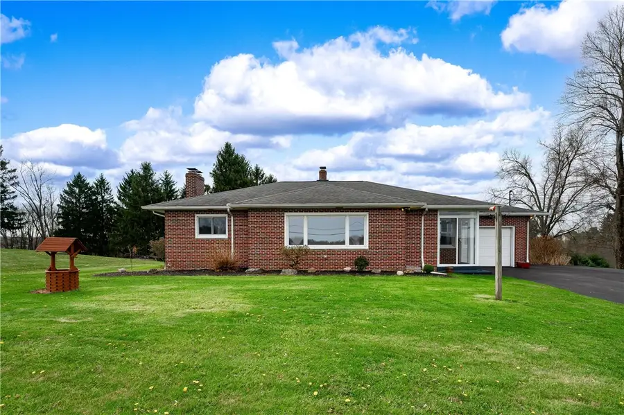 120 Valley View Dr, Butler, PA 16002 - #2