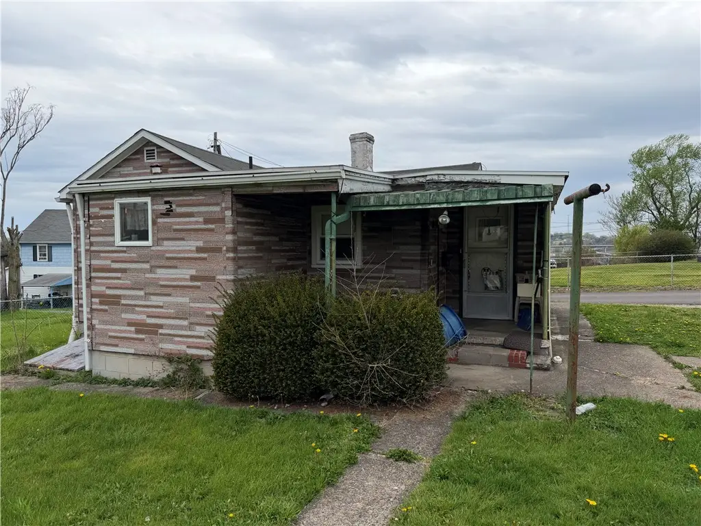 126 Hogsett St, Uniontown, PA 15401 - #1