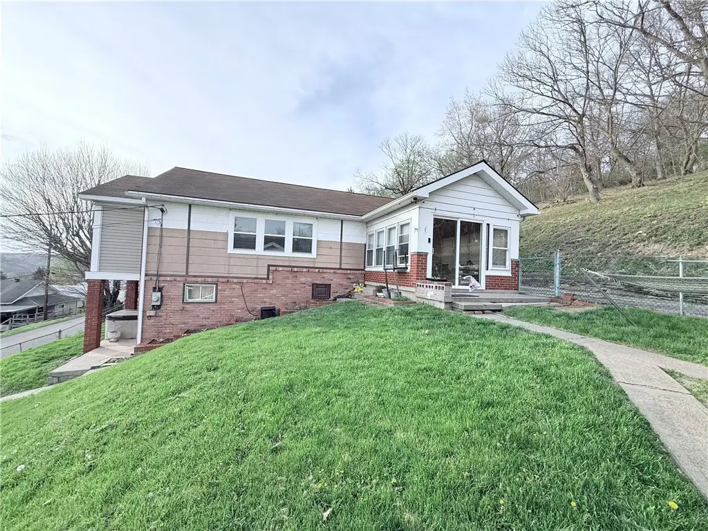 521/523 3rd St, Isabella, PA 15447 - #1