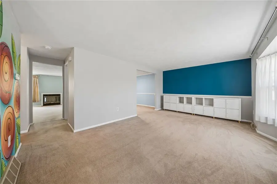 205 Heather Dr, Monroeville, PA 15146 - #2