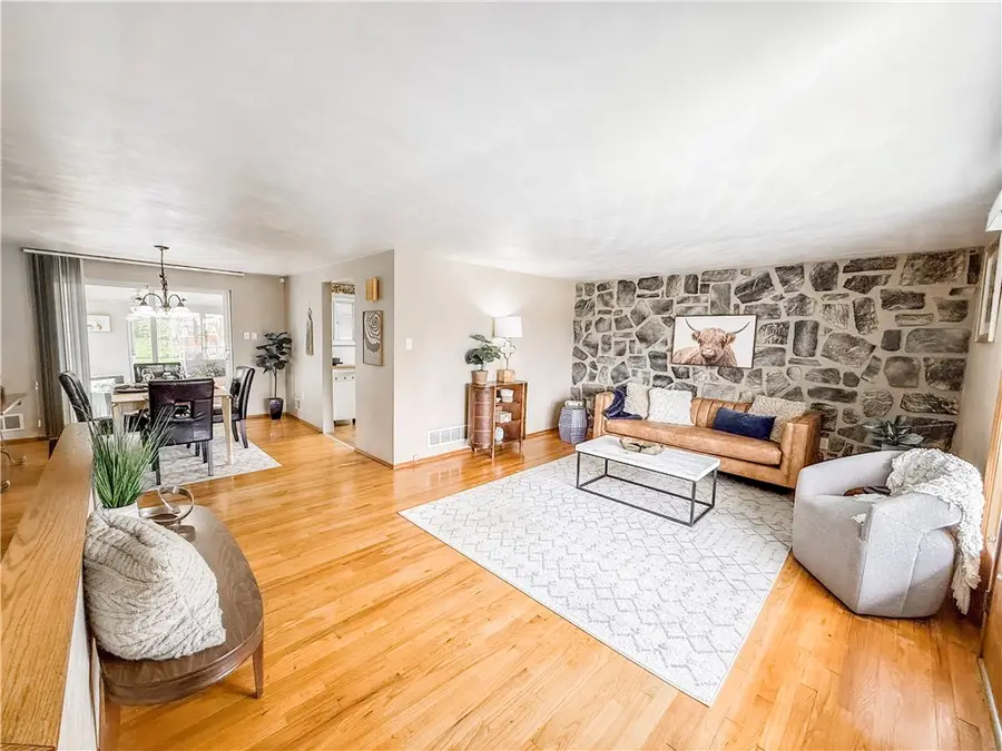 1357 Akehurst Rd, Pittsburgh, PA 15220 - #3