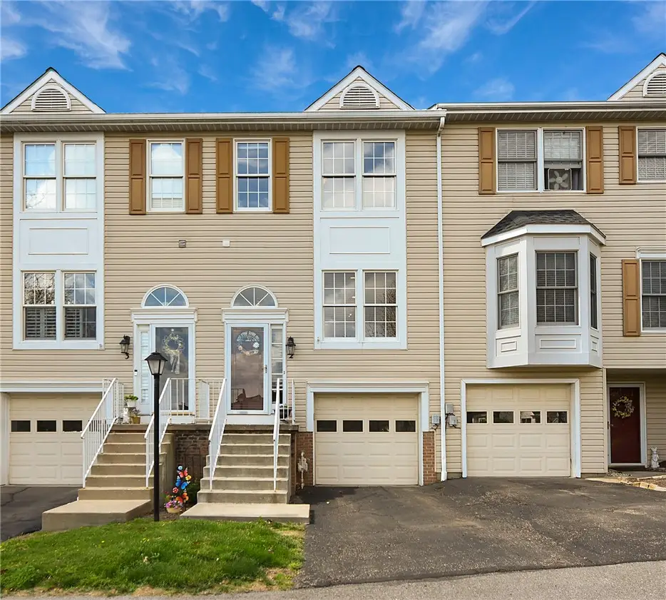 2 Cherryhurst Ln, Bridgeville, PA 15017 - #1