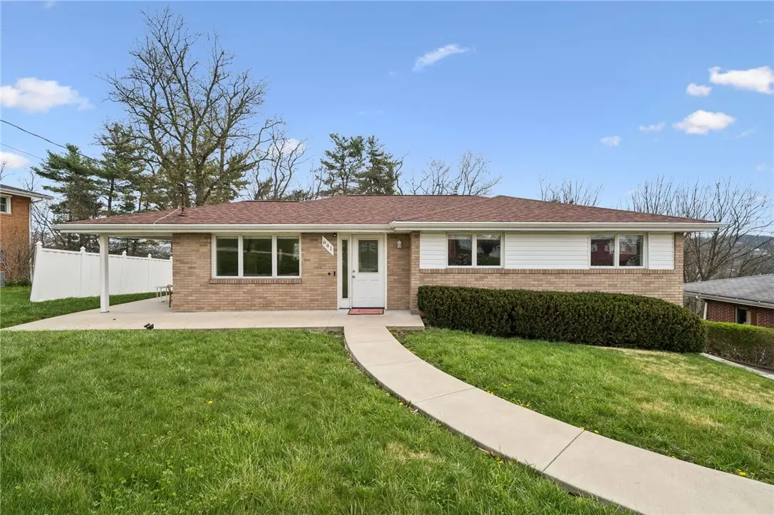 641 Longvue Dr, Houston, PA 15342 - #1