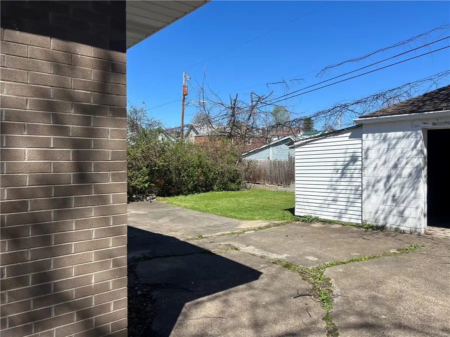 1512 Ridge Ave, New Kensington, PA 15068 - #3