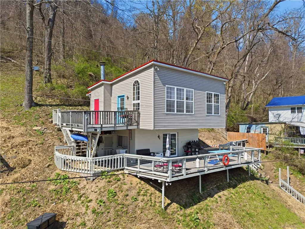 2711 Lakeview Rd, Confluence, PA 15424 - #1