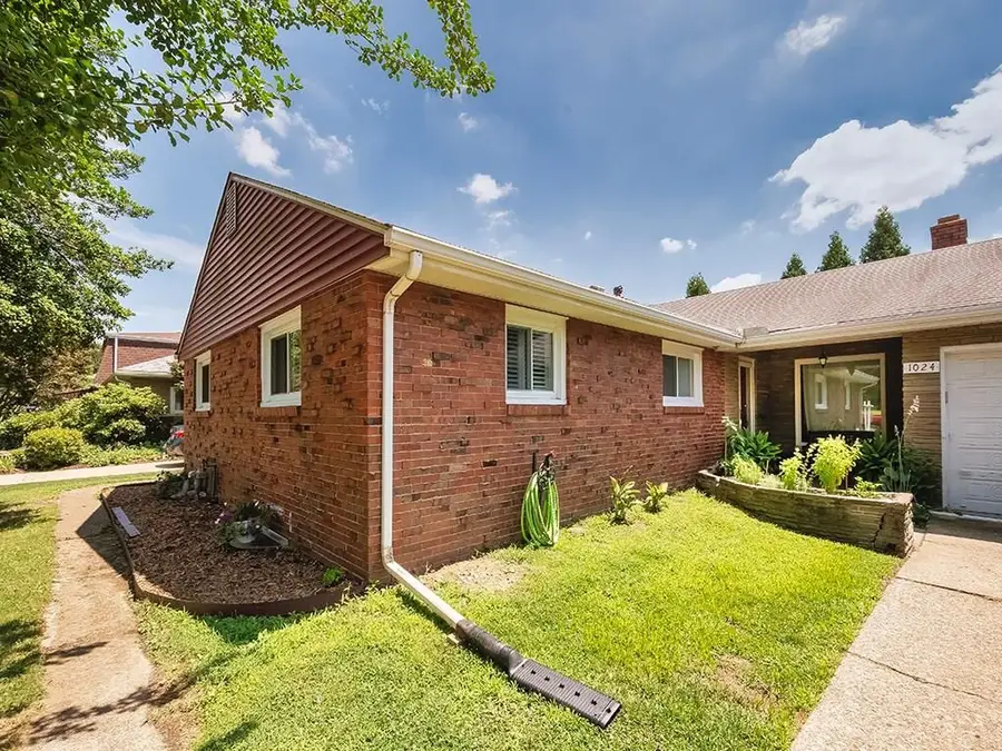 1024 Knollwood Rd, New Kensington, PA 15068 - #2