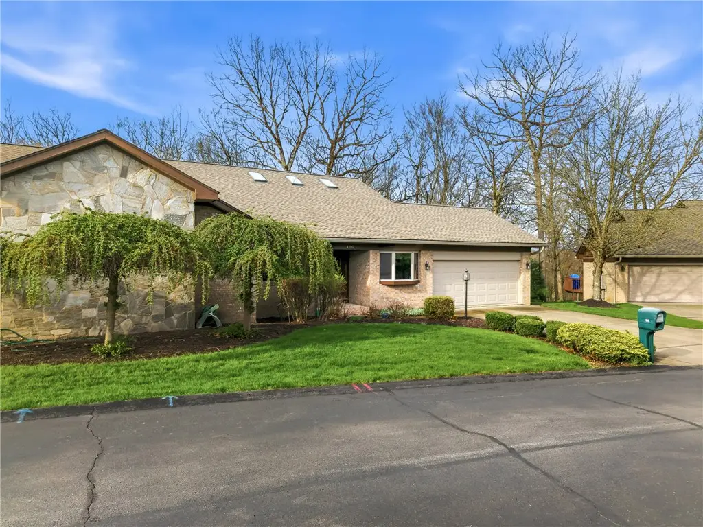 180 Oakview Dr, Hermitage, PA 16148 - #1