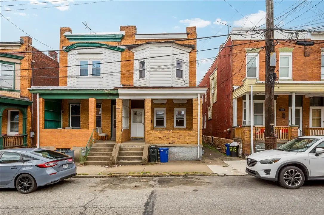 3211 Joe Hammer Square, Pittsburgh, PA 15213 - #1