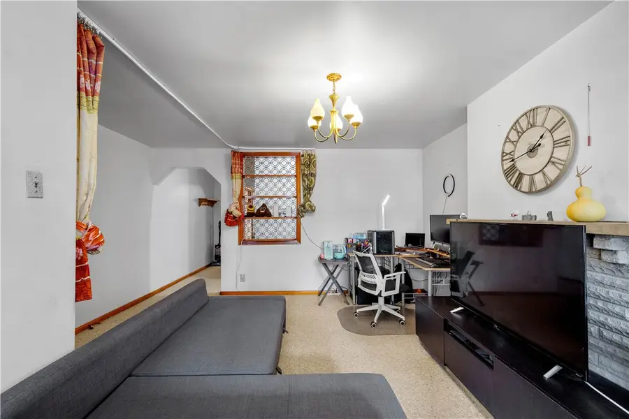 3211 Joe Hammer Square, Pittsburgh, PA 15213 - #3