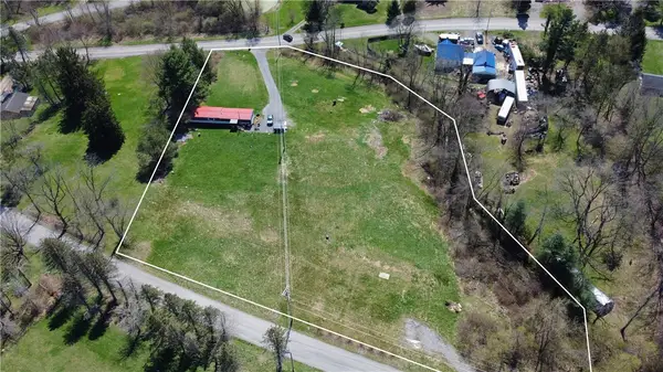 1393 Hooker Rd, Karns City, PA 16041