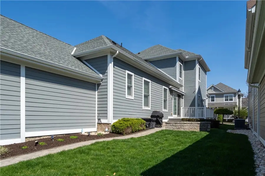 221 1st St, Oakmont, PA 15139 - #2