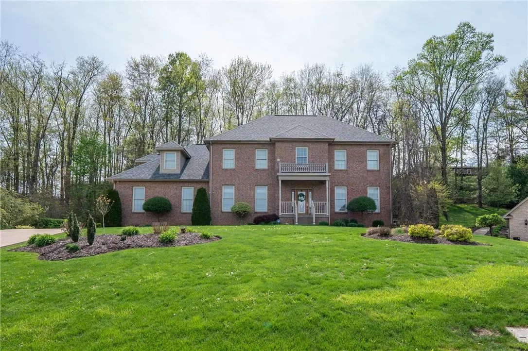 10 Holly Ln, Uniontown, PA 15401 - #1