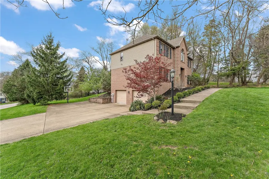 106 Mary Ann Drive, Glenshaw, PA 15116 - #3