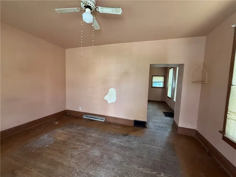 308 E Division St, New Castle, PA 16101 - #3