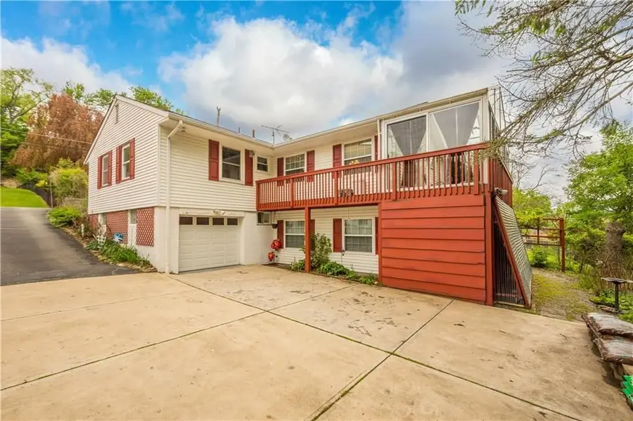 806 Kerry Hill Dr., Pittsburgh, PA 15234 - #2