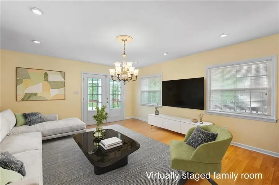 806 Kerry Hill Dr., Pittsburgh, PA 15234 - #3