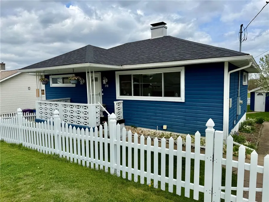 758 Zandona St, New Kensington, PA 15068 - #3