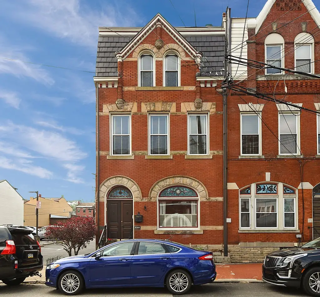 2314 Sidney St, Pittsburgh, PA 15203 - #1
