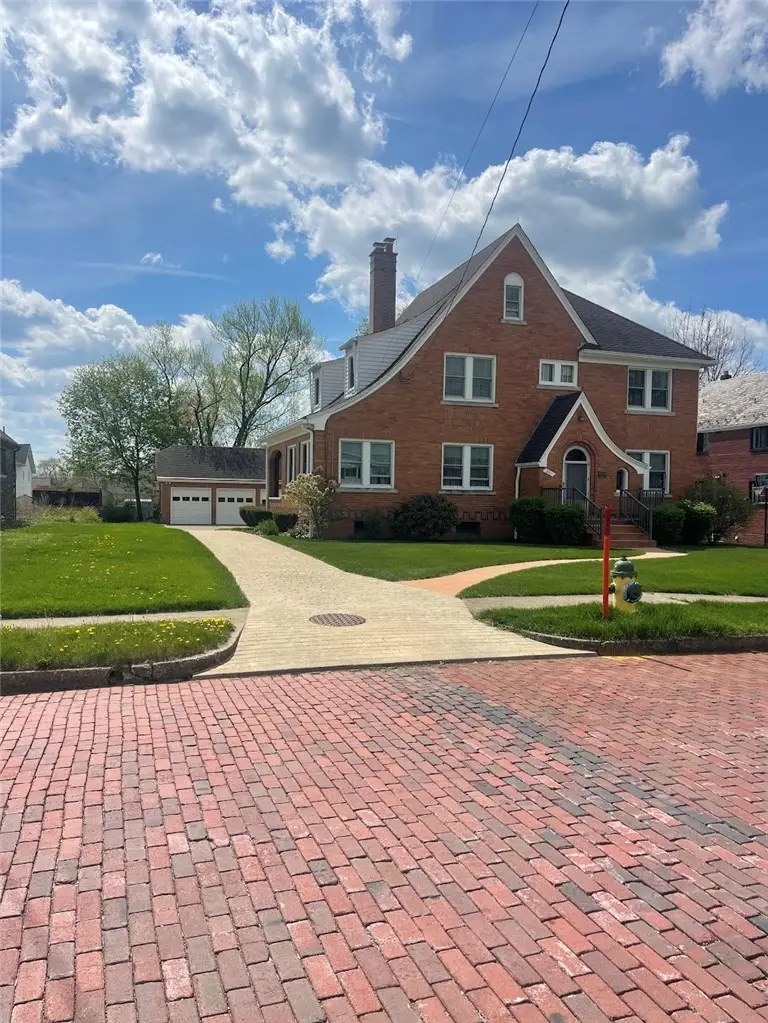 221 E Muntz Ave, Butler, PA 16001 - #2