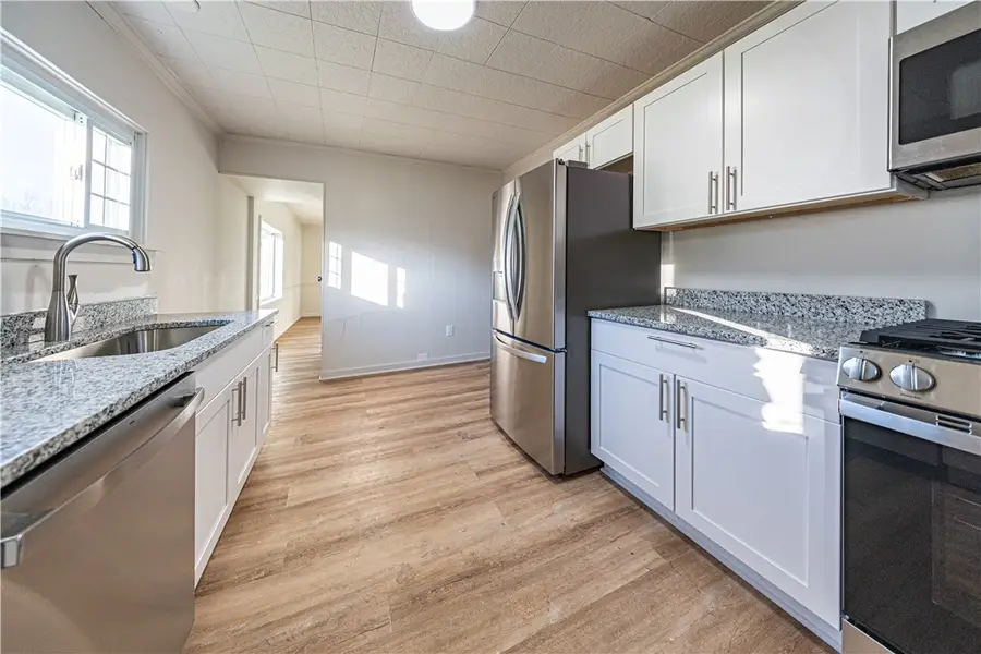 322 E Barr St, McDonald, PA 15057 - #3