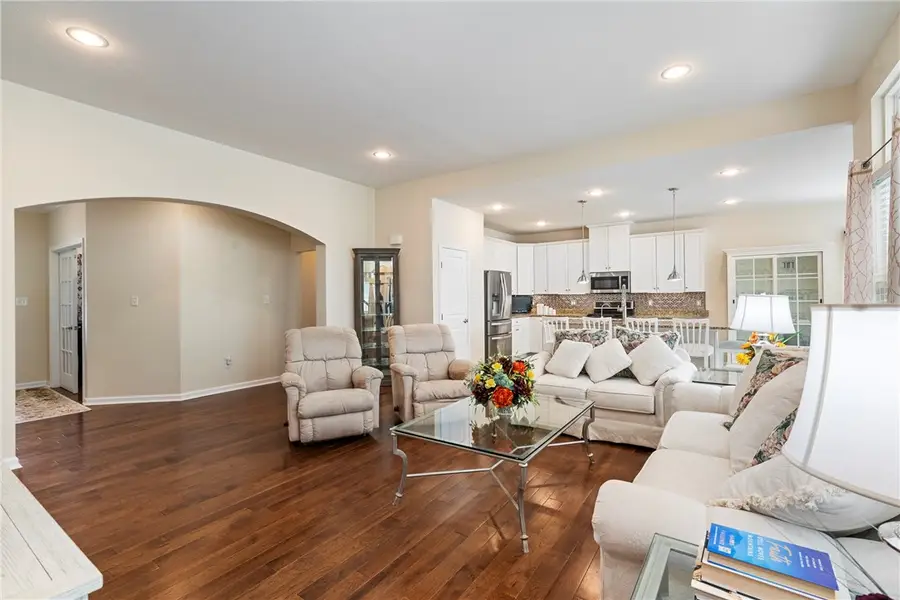 113 Augusta Dr, Pittsburgh, PA 15229 - #3