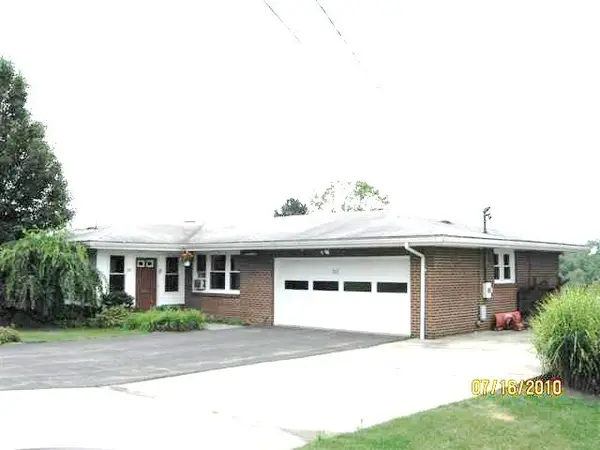 393 Rebecca St, Somerset, PA 15501
