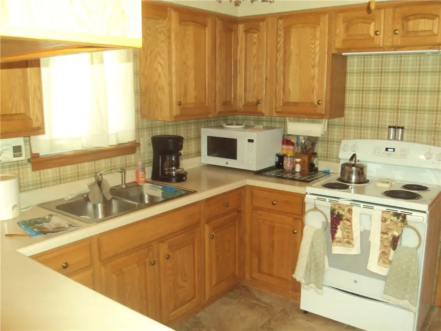 393 Rebecca St, Somerset, PA 15501 - #3