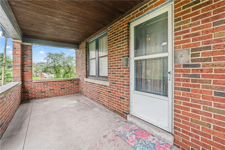 2557 South Park Rd, Bethel Park, PA 15102 - #2