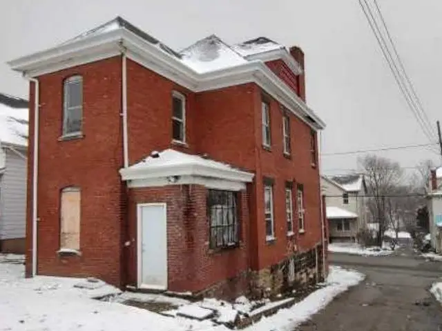 249 W Hallam Ave, Washington, PA 15301 - #2